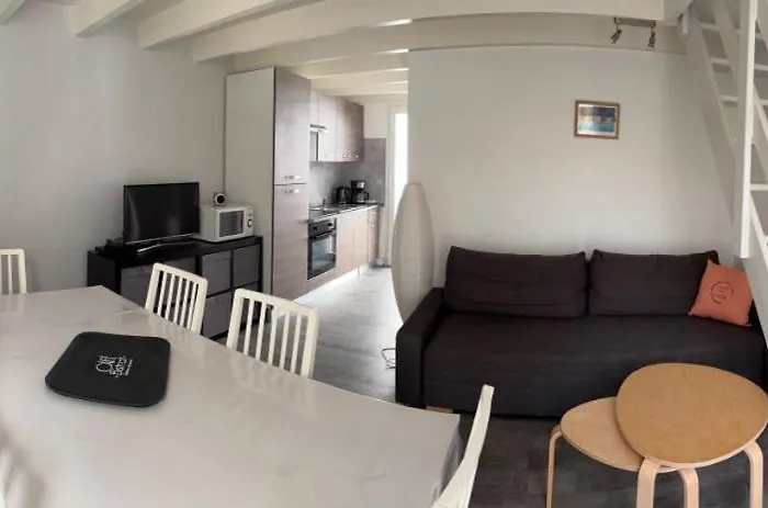Maison Avec A Pied